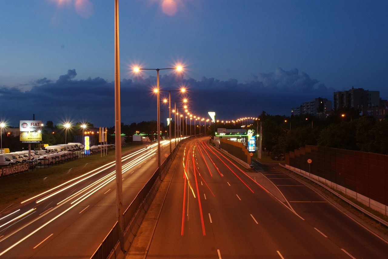 夜間帕薩特高速公路駕駛的獨特感受